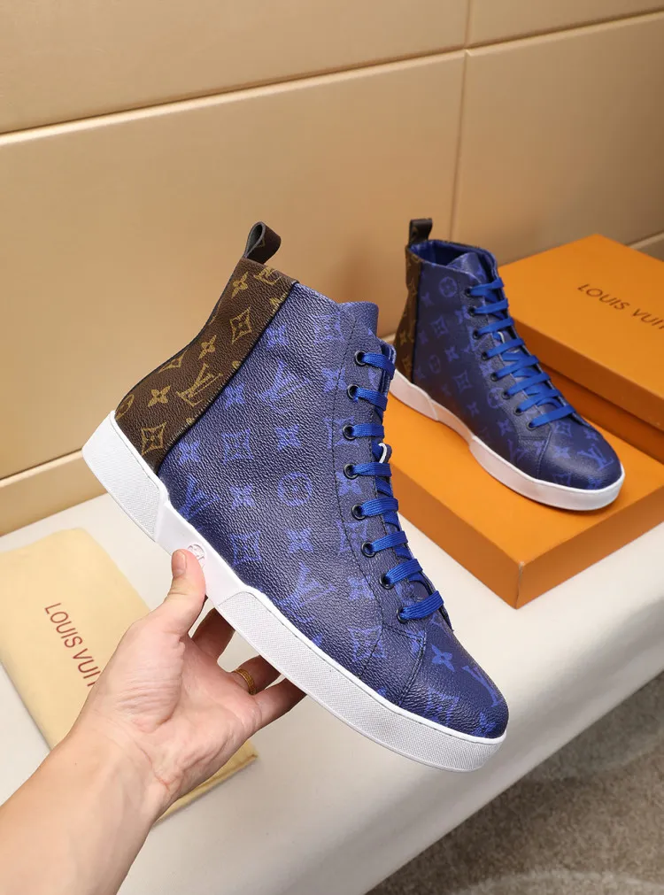 Factory price: 400💰【LV】Official website popular series 🇮🇹🇮🇹1:1 production, selected high-end imported imitation sheepskin lining sheepskin pads, matched with Louis Vuitton Monogram Ecli men's shoes 💰se canvas and pure white rubber soles, extremely simple design, perfect interpretation of the latest inspiration for shoes, classic and fashionable integration, 🔍🔍high quality, worthy of your possession. The bottom car thread will never be unglued. Sellers are welcome to sell as shown in the picture above. We can send one piece on behalf of you. Number of yards: 38-44 (45 yards can be customized)